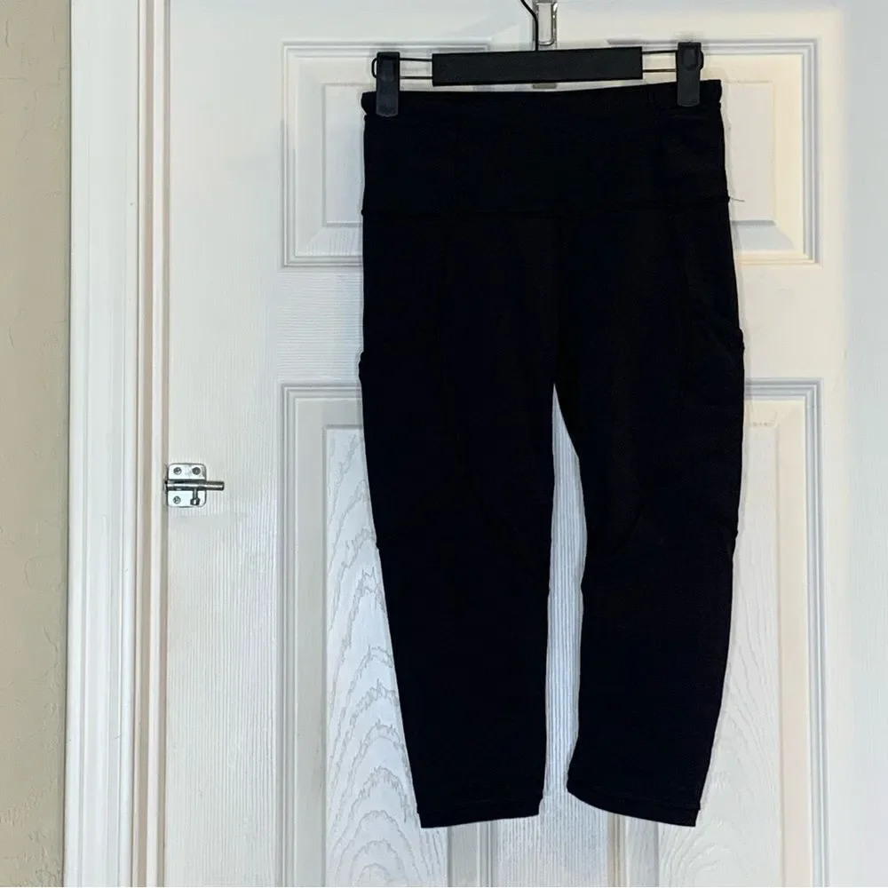 Lululemon Black HIT IT Cropped Leggings Pockets Mesh Size 4 Black